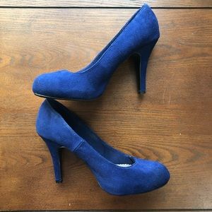 Fioni Blue Suede Heels Pumps size 7